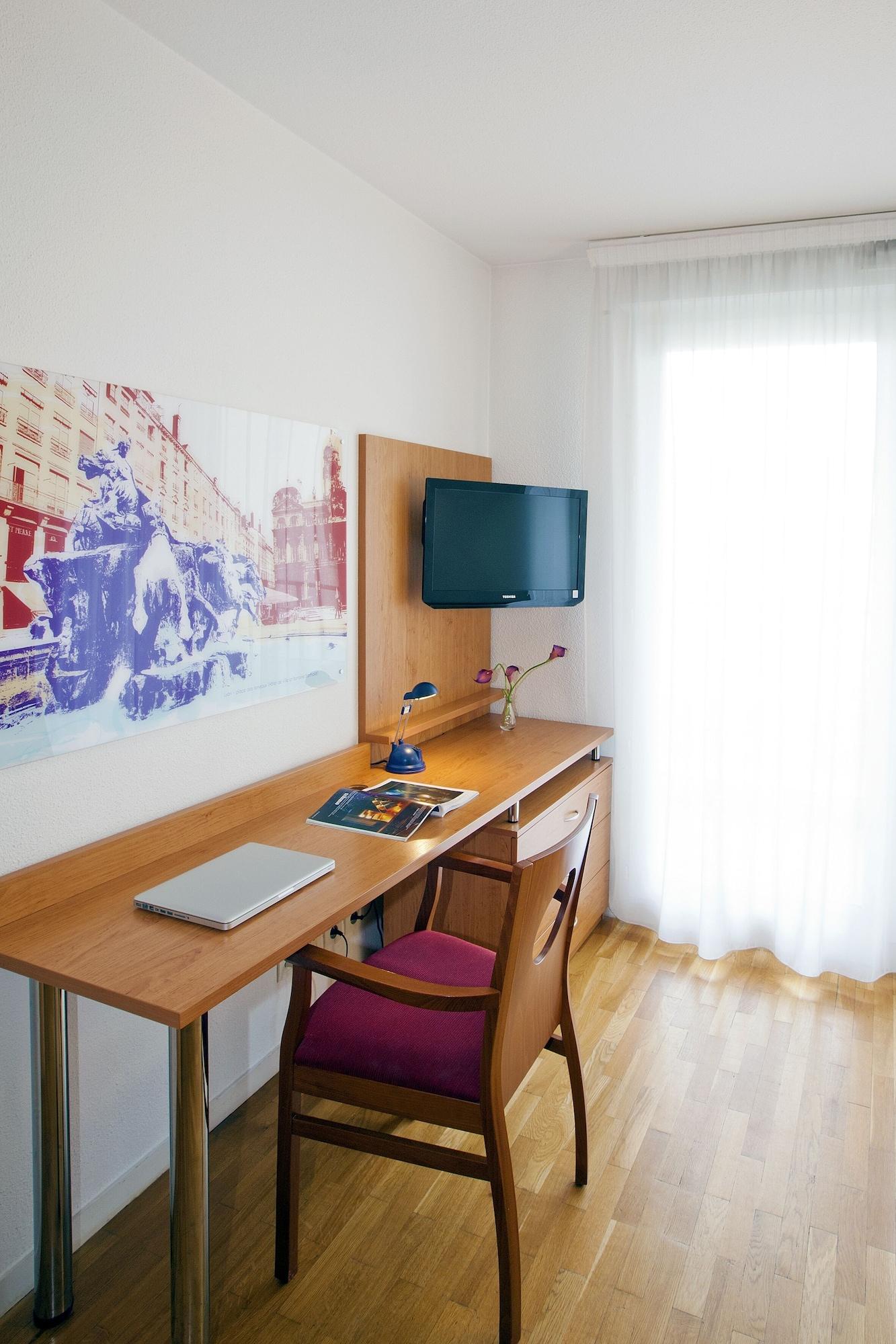 Sejours & Affaires Lyon Saint-Nicolas Zewnętrze zdjęcie