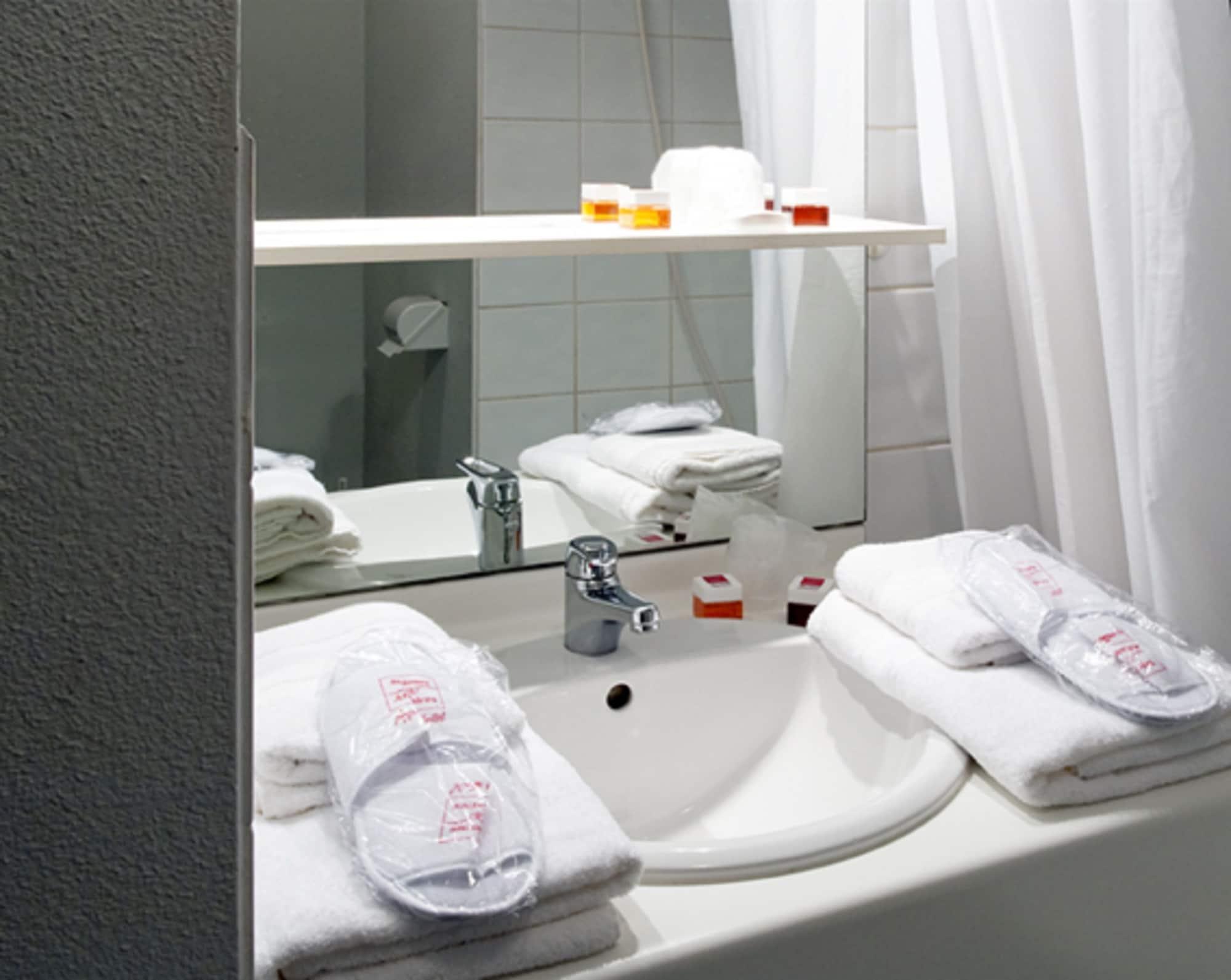 Sejours & Affaires Lyon Saint-Nicolas Zewnętrze zdjęcie
